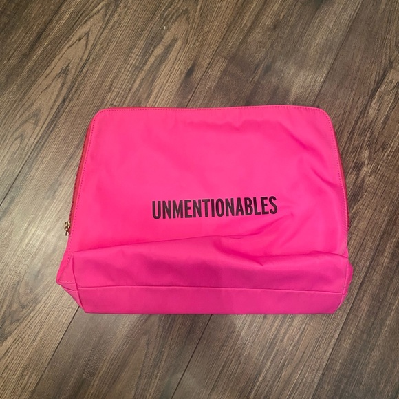 Kate Spade Travel Bag - Picture 1 of 3